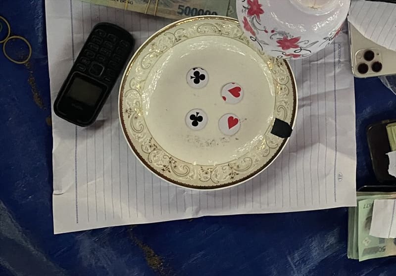 nghe tiếng xóc đĩa - 5