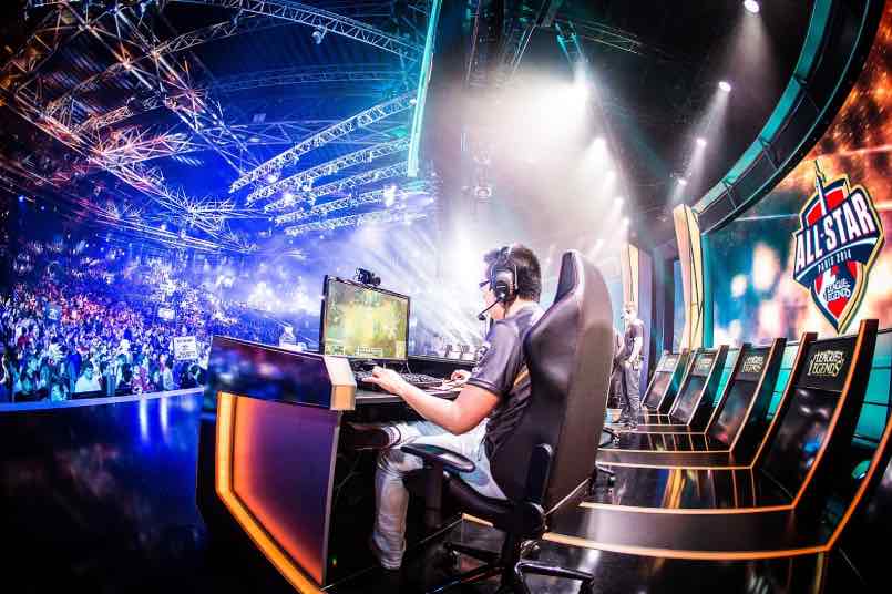 Esport là gì? Esport đem lại được những gì? Esport là gì? Esport đem lại được những gì?