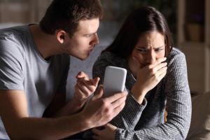 Cách để nhận biết nếu vợ đang ngoại tình