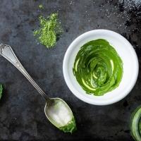 Cách làm mặt nạ đơn giản từ bột trà xanh