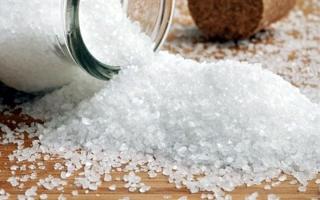 Công dụng thần kỳ nhất từ muối biển chị em phụ nữ nên biết