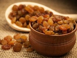Công dụng tuyệt vời của nho khô đối với sức khỏe