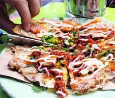 Địa chỉ bán bánh tráng trứng ngon nhất ở Huế