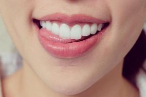 Địa chỉ bọc răng sứ thẩm mỹ tốt nhất tại quận Long Biên, Hà Nội