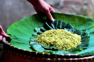Địa chỉ mua cốm làng Vòng, chả cốm tại Hà Nội