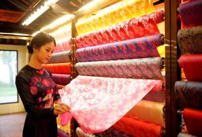 Cách phân biệt các loại vải lụa