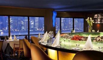 Nhà hàng phục vụ khách xuyên Tết ở Hong Kong