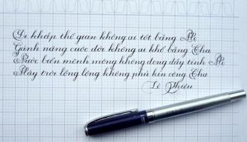 Cây viết máy thích hợp trong việc luyện chữ nét thanh đậm