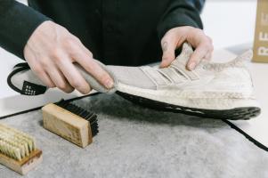 Dịch vụ vệ sinh giày uy tín nhất Đà Nẵng