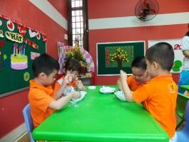 Tình huống khó xử cô giáo mầm non thường gặp phải và cách xử lý hay nhất