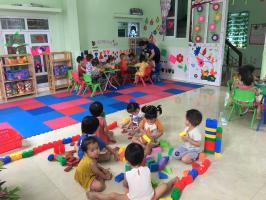 Tuyệt chiêu để trẻ mầm non nghe lời cô giáo mà không cần dùng roi
