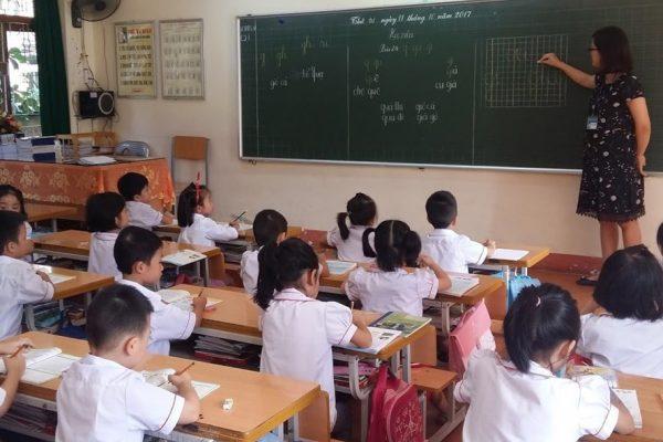 Không khí học tập và các phong trào của lớp rất trầm.