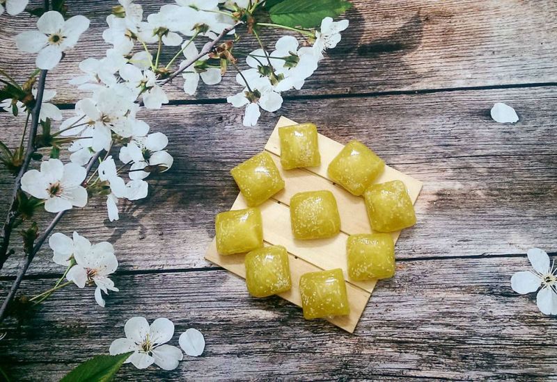 Bánh phu thê vàng như viên ngọc đỗ ngọt mịn, thơm ngon