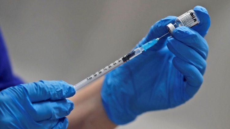 Đi tiêm đúng ngày, giờ hẹn và tuân thủ thực hiện 5K tại điểm tiêm chủng