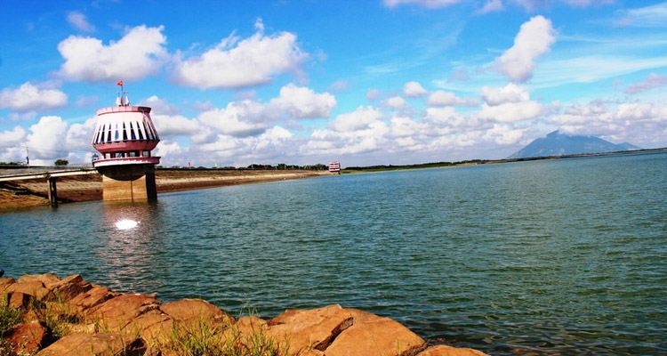 Du lịch Hồ Dầu Tiếng Tây Ninh có gì thú vị?