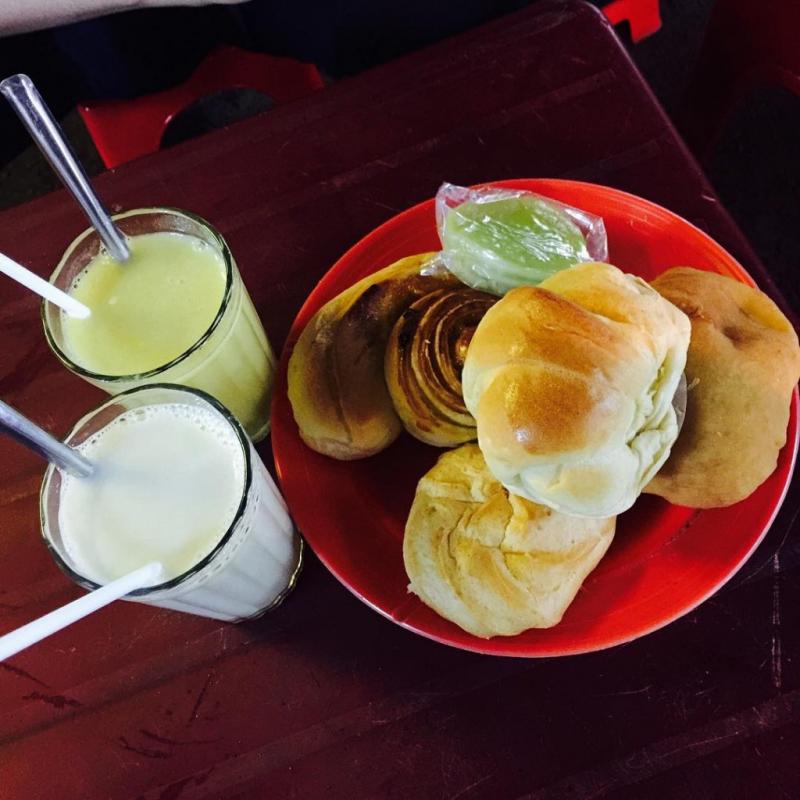 Ly sữa đậu sóng sánh thơm ngon vô cùng