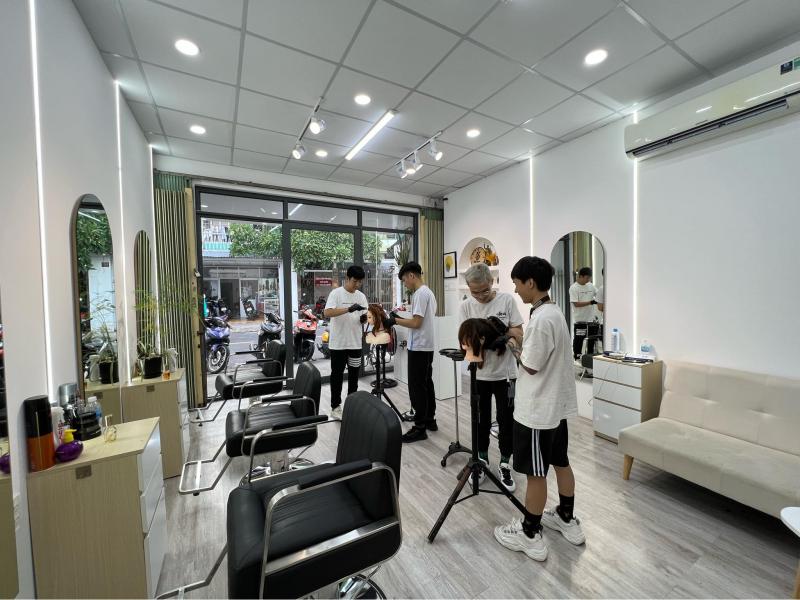13. Hairsalon
