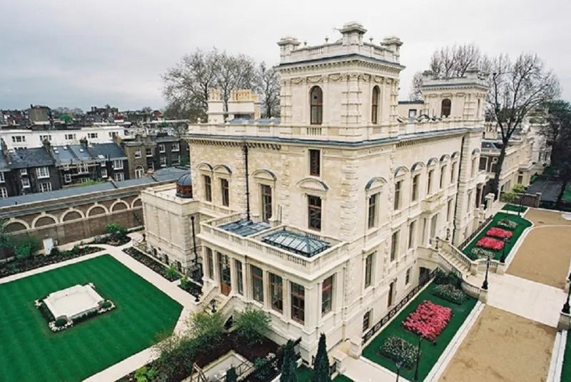 18-19 Kensington Gardens