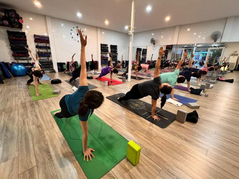 180 YOGA