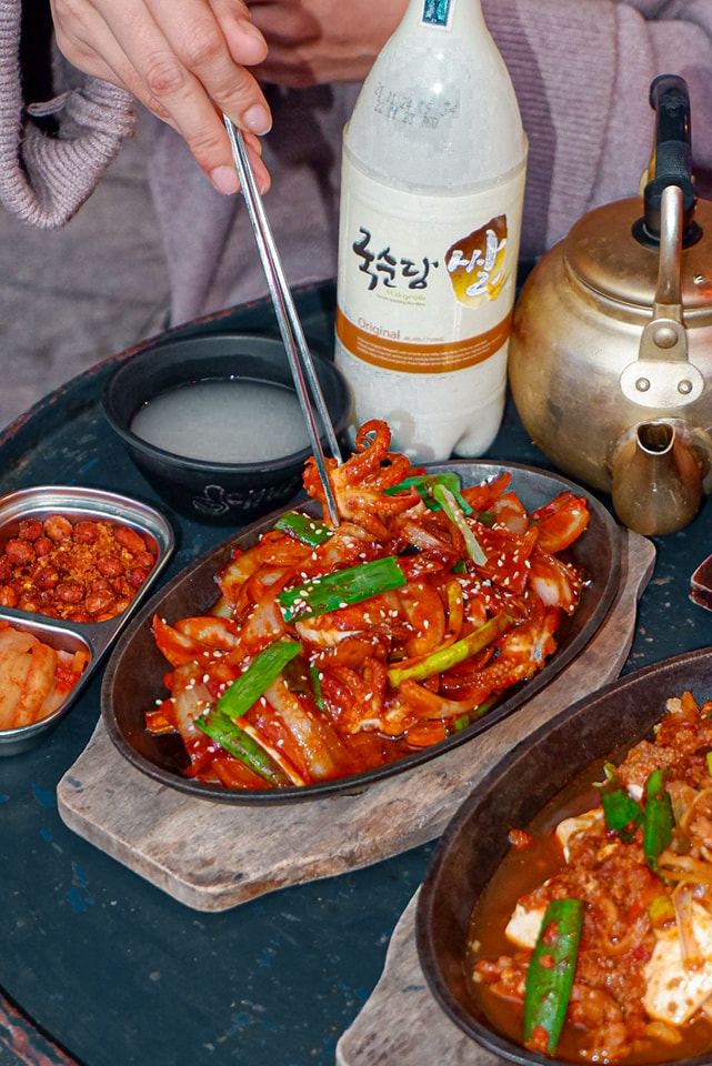 2Ahjussi - Hai Ông Chủ