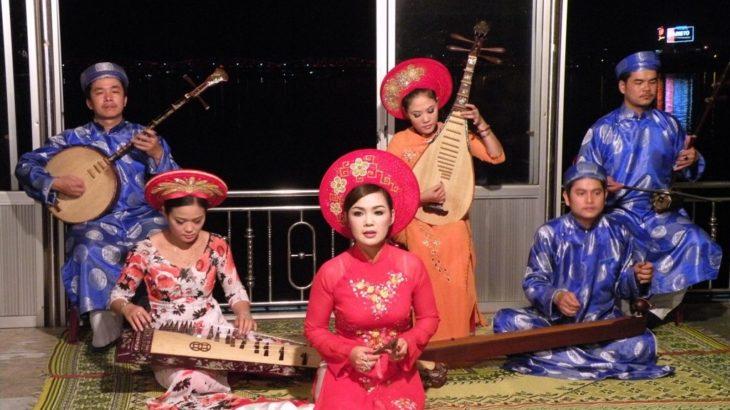 Ca Huế trên sông Hương - Bài 3
