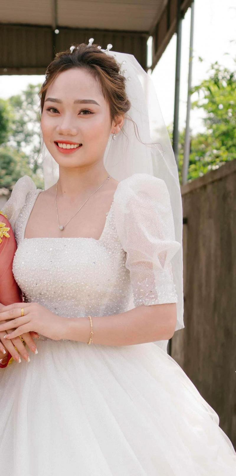 Hoàng Lê Make Up (93th Studio)