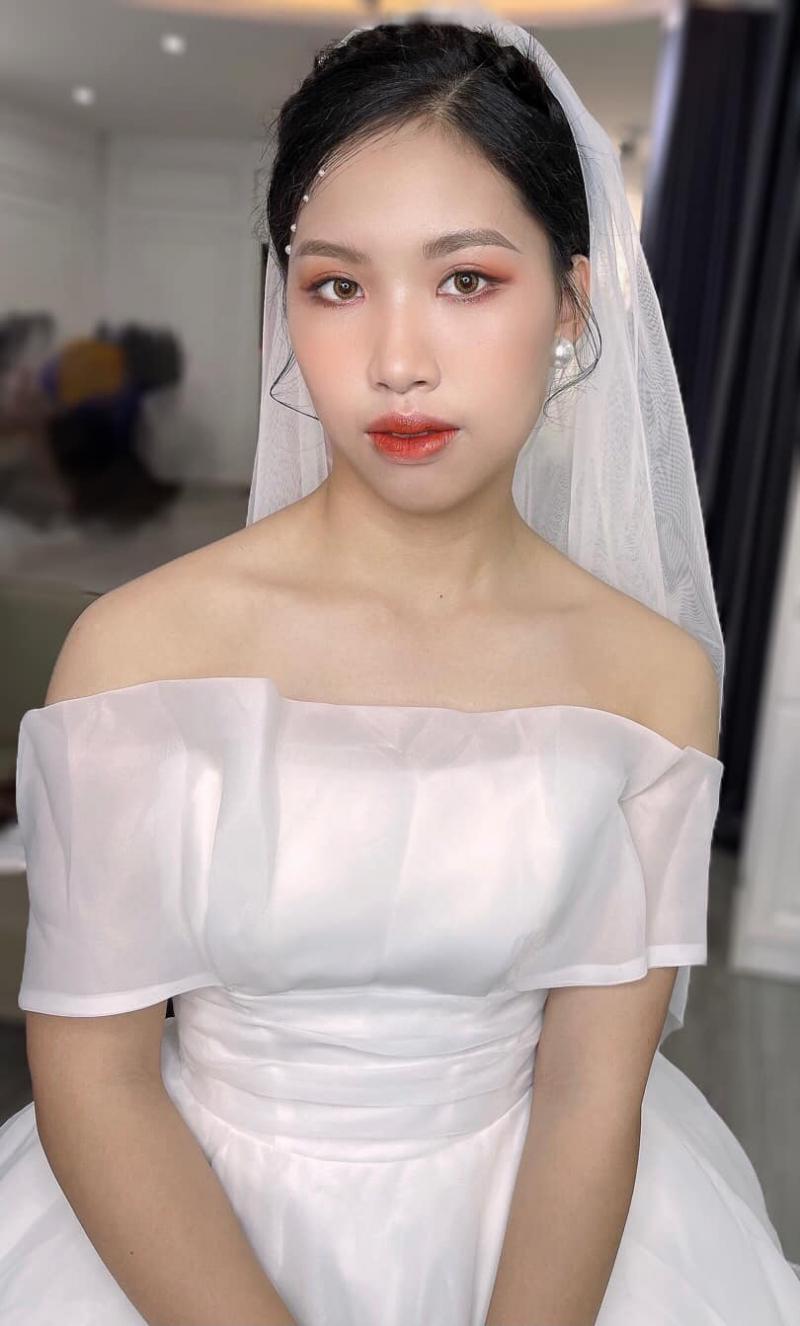 Hoàng Lê Make Up (93th Studio)