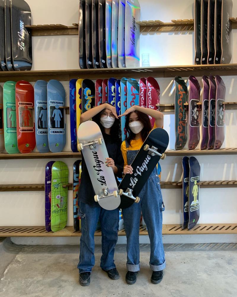 9813oard Shop
