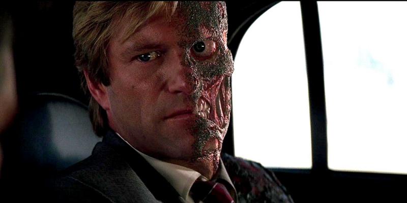 Harvey Dent - từ người tốt trở thành ác nhân