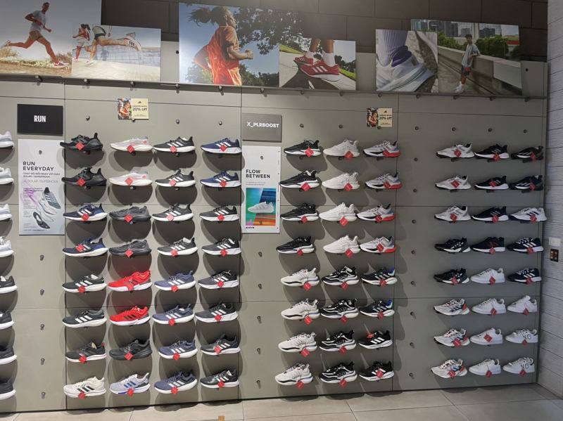 Adidas Quảng Ninh