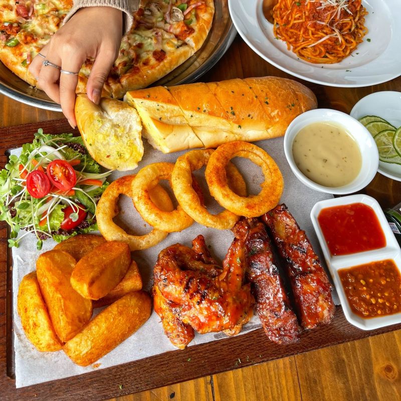 Al Fresco’s - Xuân Diệu
