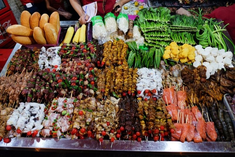 Xiên que là món ăn được giới trẻ rất ưa thích