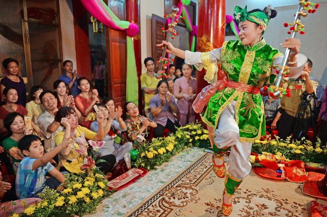 Đa số con nhà Thánh thường có biểu hiện về ngoại hình: tướng mạo phi phương, phúc hậu, người căn cô có ngoại hình nhanh nhẹn, sắc sảo, người căn quan thì nét mặt nghiêm nghị, người căn Hoàng thì ngoại hình hào hoa, phong nhã