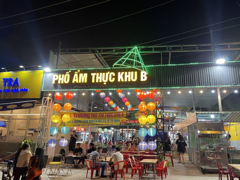 Phố âm thực vành đại KTX khu B