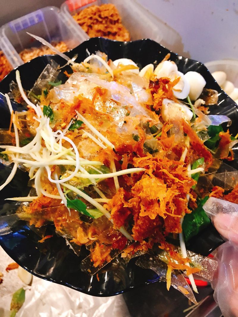 Ăn vặt, Bánh tráng trộn Thanh Uyên