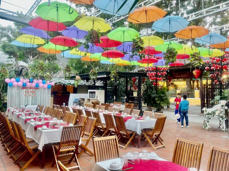 An Việt Thôn Restaurant