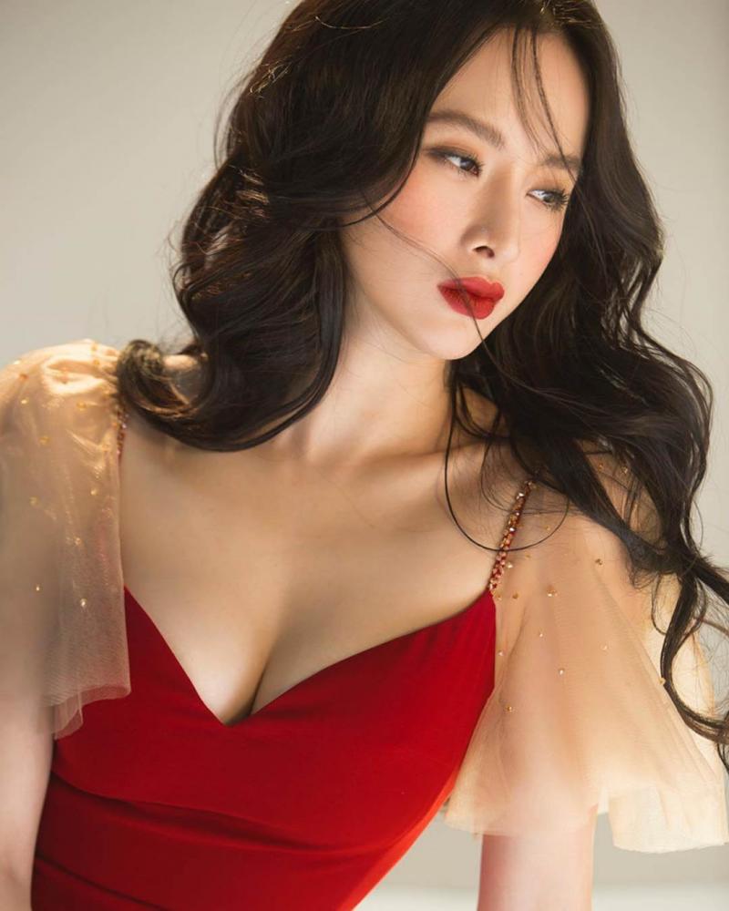 Sự quyến rũ của Angela Phương Trinh