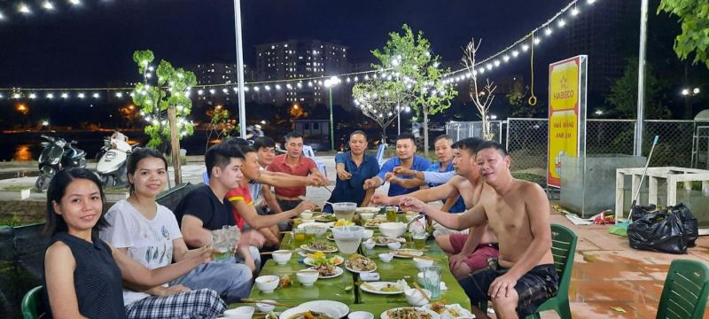 Anh Em Quán - Bia Hơi Hà Nội