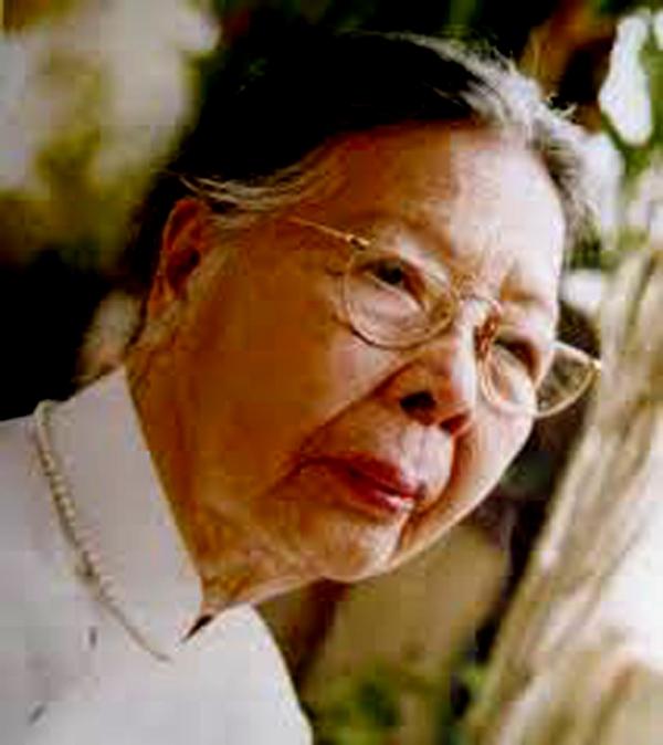 Nữ sĩ Anh Thơ