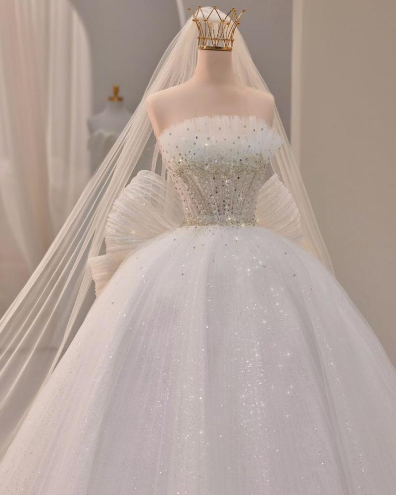 Áo cưới Bee Wedding Studio