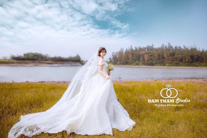 Áo cưới Đàm Thắm