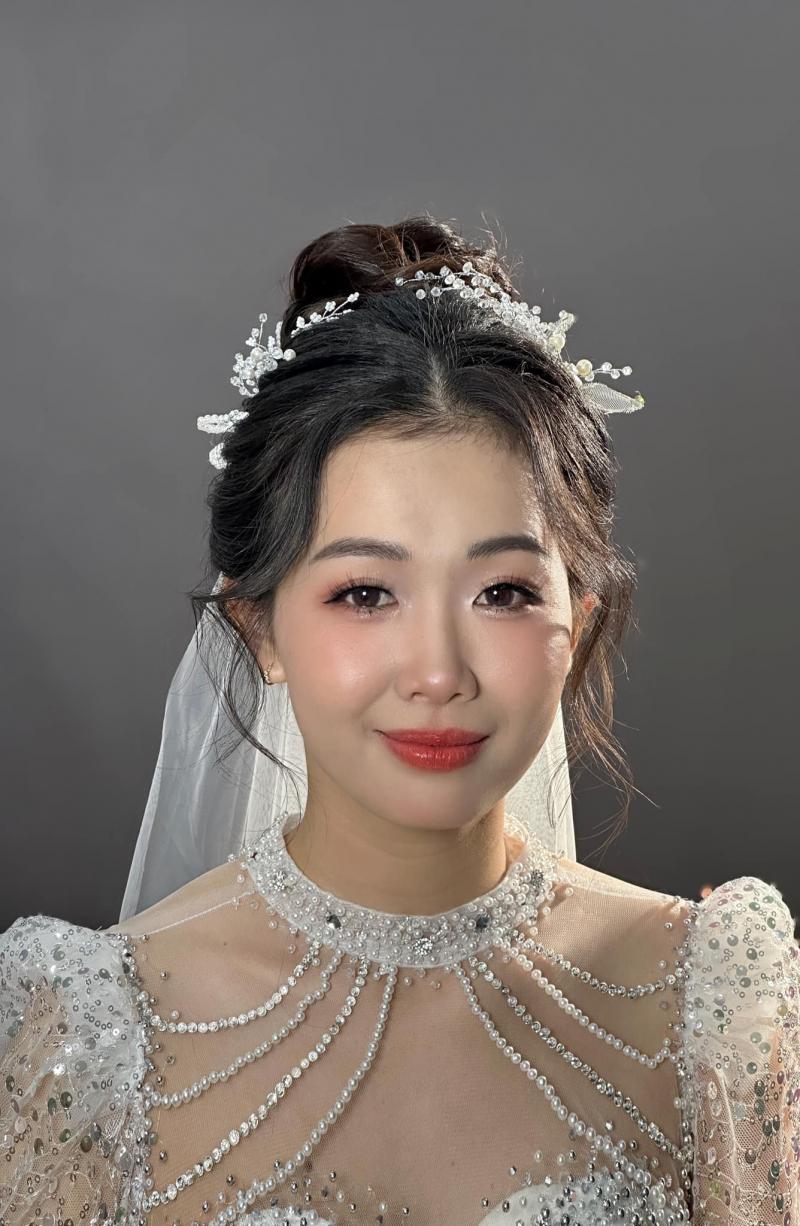 Áo Cưới Heo Mắt Hí