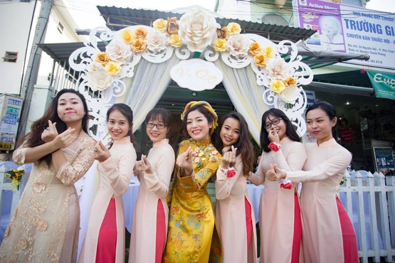Áo dài Hạnh