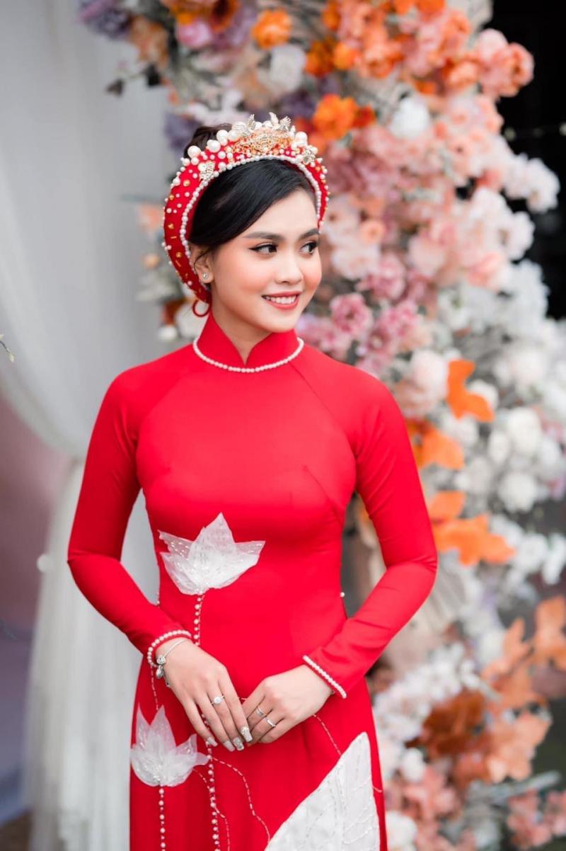 Áo dài Hồng Hà