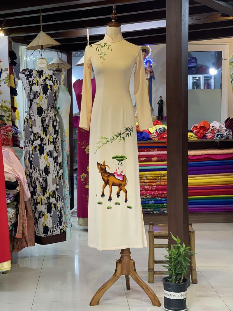 Áo dài Huế Bích Thủy