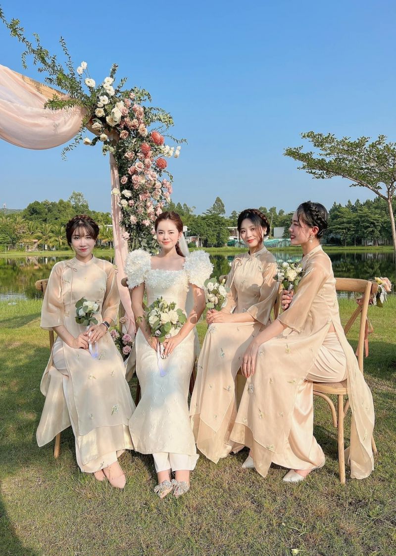 Áo Dài Hương Anh.