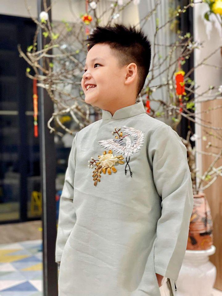 ﻿﻿Áo dài mẹ và bé Kengin