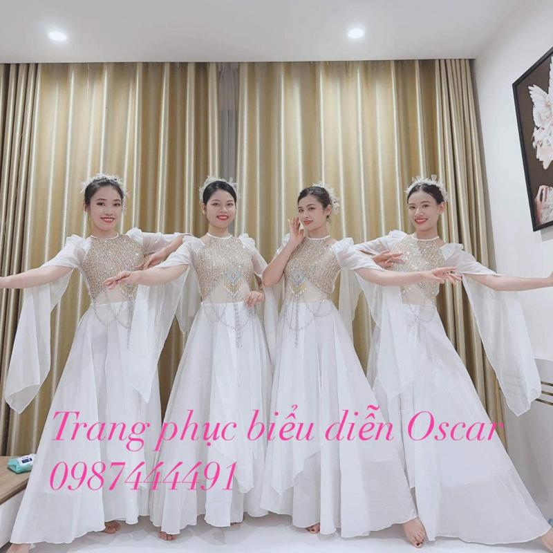 Áo Dài - trang phục biểu diễn Oscar
