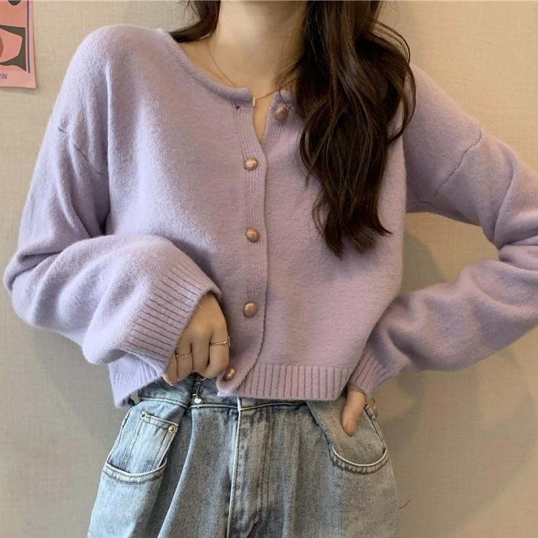 Áo len croptop + quần jeans cạp cao