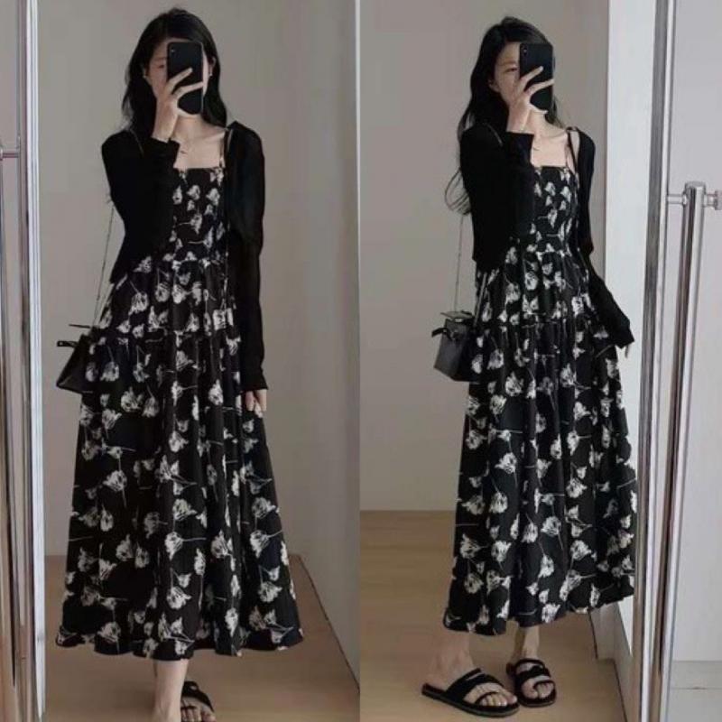 Áo len mỏng phối với váy hoa nhí